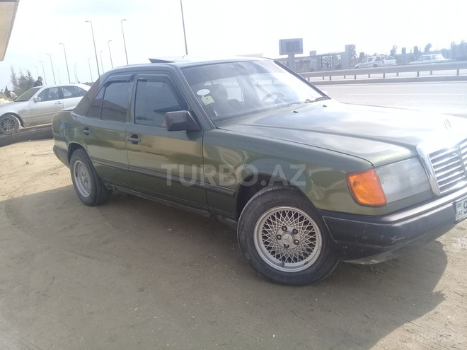 Mercedes E 300 1985, 200,000 km - 0.3 l - Bakı