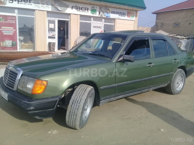 Mercedes E 300 1985, 200,000 km - 0.3 l - Bakı