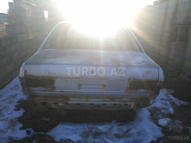 Audi  1990, 2,222,222 km - 0.2 l - Salyan
