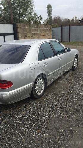 Mercedes E 270 2000, 388,000 km - 2.7 l - Balakən