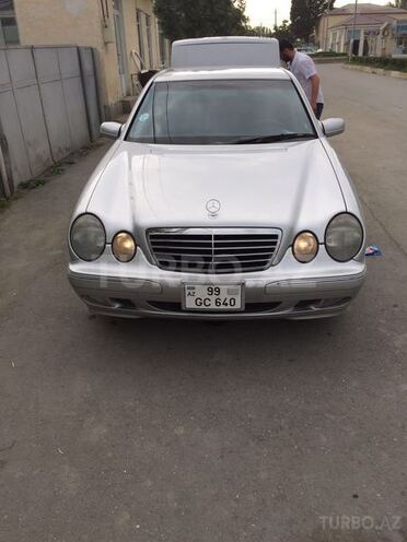 Mercedes E 270 2000, 388,000 km - 2.7 l - Balakən