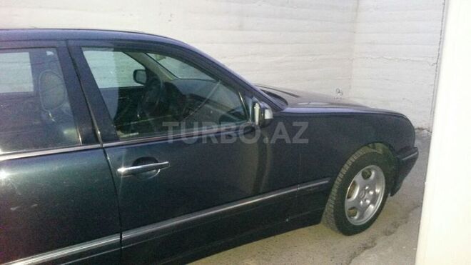 Mercedes E 220 2002, 308,000 km - 2.2 l - Bakı