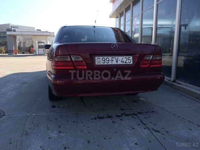 Mercedes E 220 2000, 310,000 km - 2.2 l - Bakı