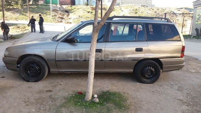 Opel Astra 1996, 325,800 km - 1.6 l - Sumqayıt