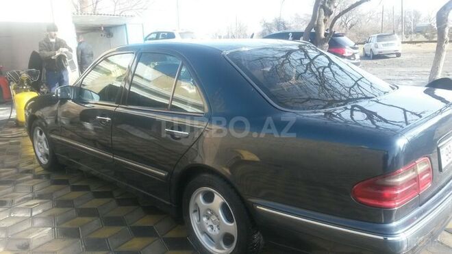 Mercedes E 220 2002, 308,000 km - 2.2 l - Bakı