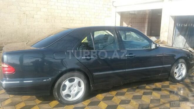 Mercedes E 220 2002, 308,000 km - 2.2 l - Bakı