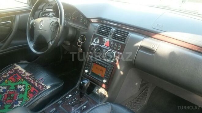 Mercedes E 220 2002, 308,000 km - 2.2 l - Bakı