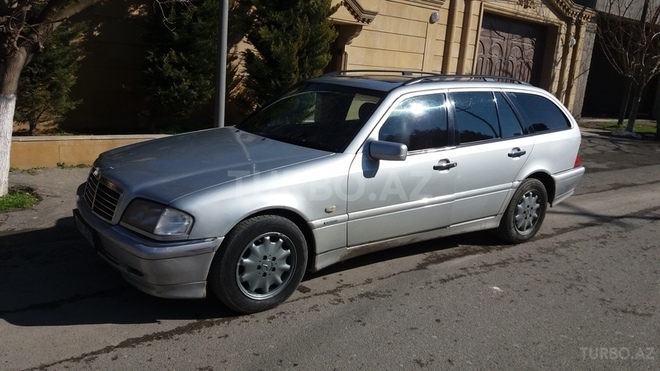 Mercedes C 200 2000, 325,000 km - 2.0 l - Bakı