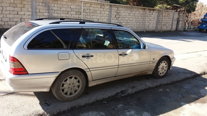 Mercedes C 200 2000, 325,000 km - 2.0 l - Bakı