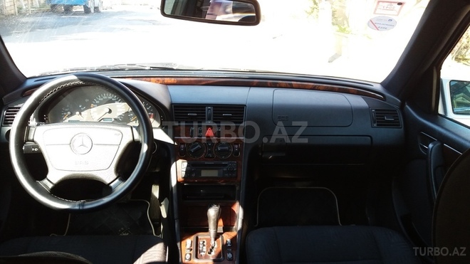Mercedes C 200 2000, 325,000 km - 2.0 l - Bakı