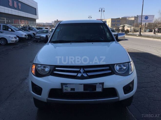 Mitsubishi L200 2011, 115,000 km - 2.5 л - Bakı