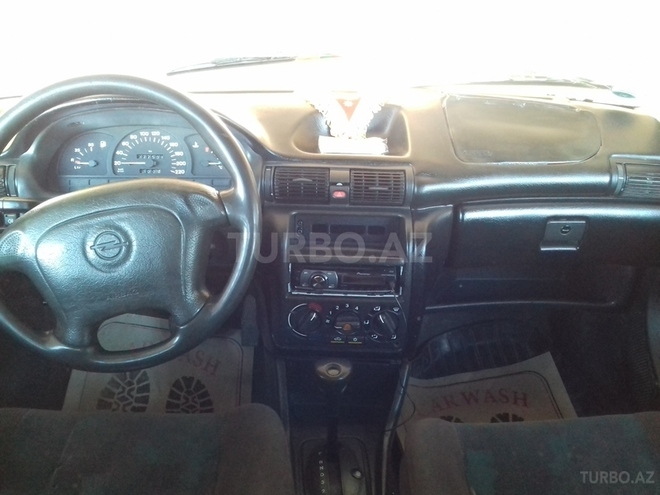 Opel Astra 1995, 325,000 km - 1.6 l - Bakı