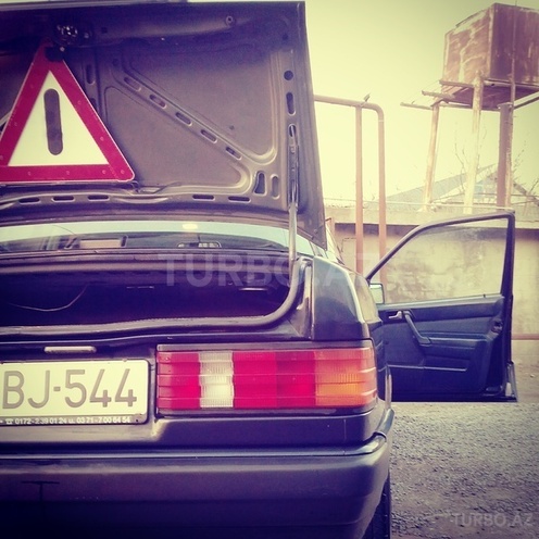 Mercedes 190 1990, 325,000 km - 0.2 l - Salyan