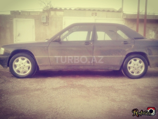 Mercedes 190 1990, 325,000 km - 0.2 l - Salyan