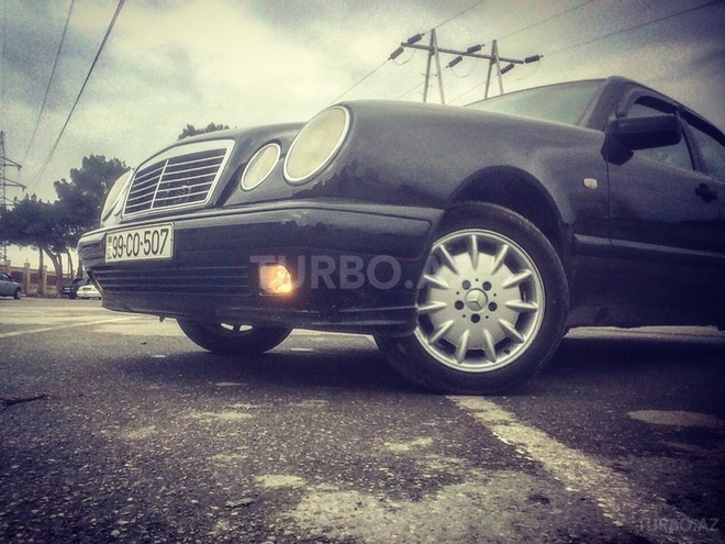 Mercedes E 200 1998, 259,000 km - 2.0 l - Bakı