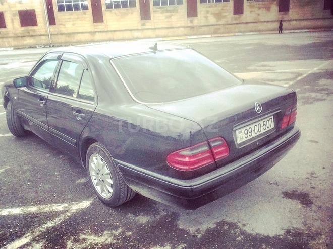 Mercedes E 200 1998, 259,000 km - 2.0 l - Bakı