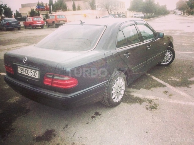 Mercedes E 200 1998, 259,000 km - 2.0 l - Bakı