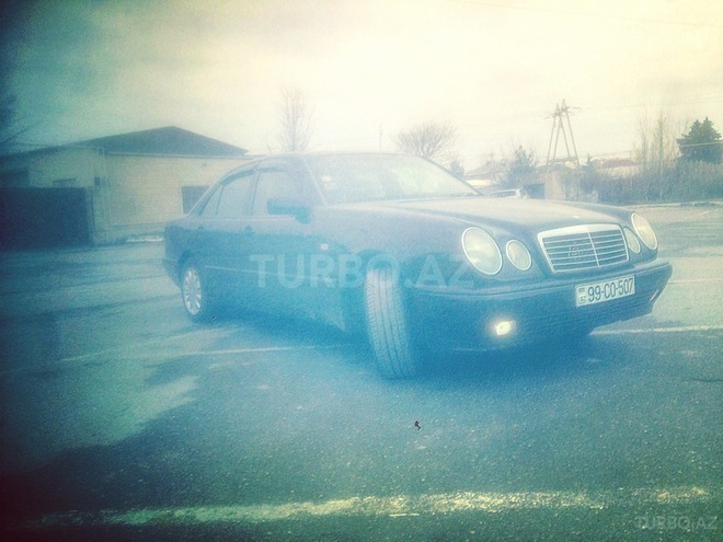 Mercedes E 200 1998, 259,000 km - 2.0 l - Bakı