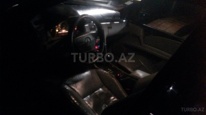 Mercedes E 320 1997, 295,000 km - 0.3 l - Bakı