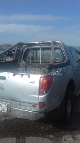 Mitsubishi L200 2007, 200,000 km - 2.5 l - Bakı