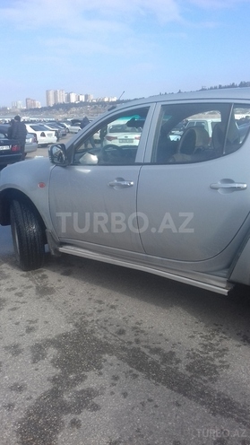 Mitsubishi L200 2007, 200,000 km - 2.5 l - Bakı