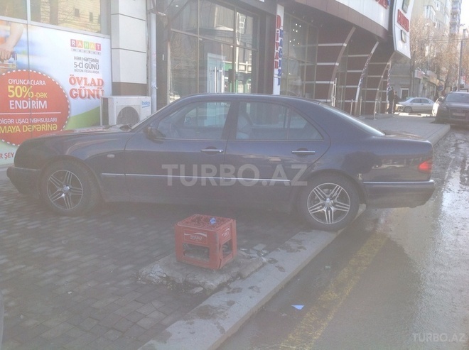 Mercedes E 240 1999, 248,000 km - 2.4 l - Bakı