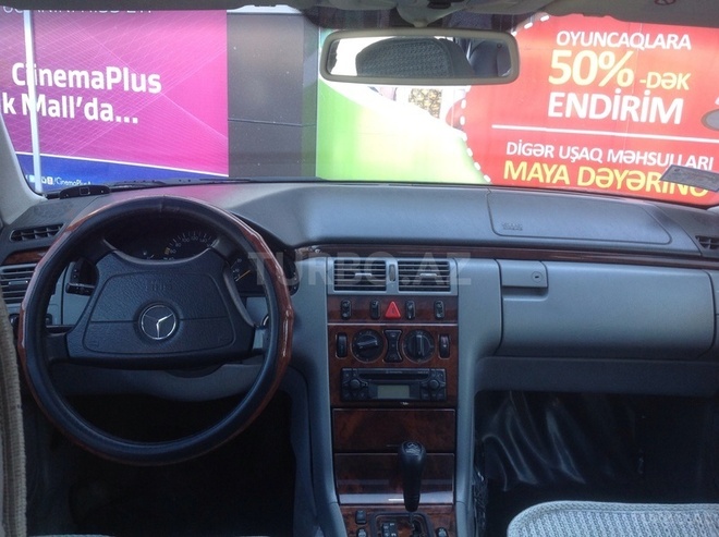 Mercedes E 240 1999, 248,000 km - 2.4 l - Bakı