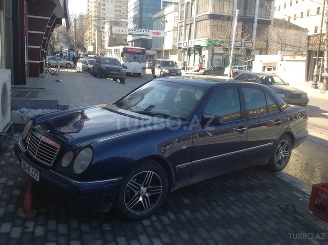 Mercedes E 240 1999, 248,000 km - 2.4 l - Bakı