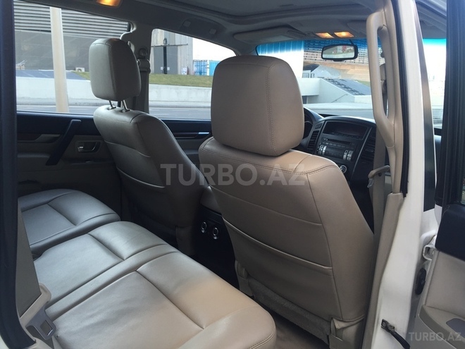 Mitsubishi Pajero 2007, 130,000 km - 3.0 l - Bakı