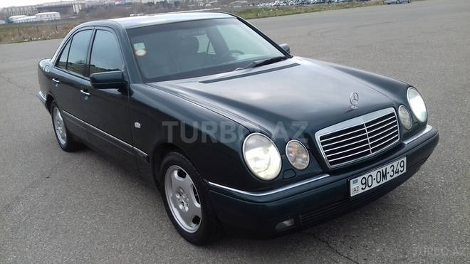 Mercedes E 230 1997, 325,000 km - 2.3 l - Bakı