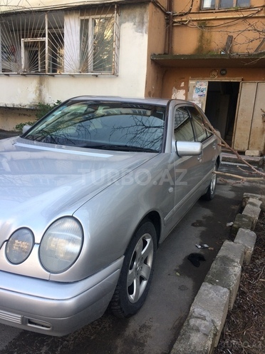 Mercedes E 240 1998, 239,190 km - 2.4 l - Bakı