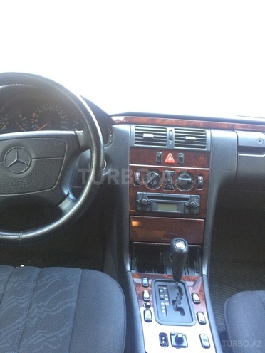 Mercedes E 240 1998, 239,190 km - 2.4 l - Bakı