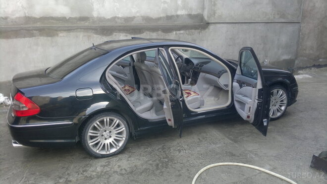 Mercedes E 320 2002, 203,557 km - 3.2 l - Bakı