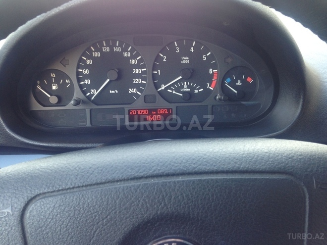 BMW 320 2000, 208,000 km - 2.0 l - Bakı