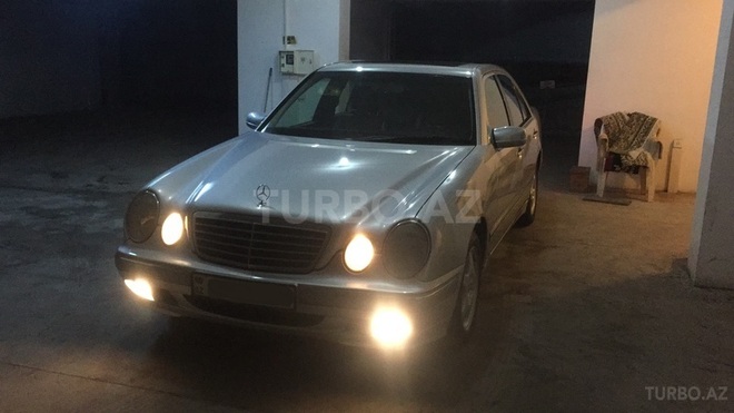Mercedes E 240 2000, 270,000 km - 2.6 l - Bakı
