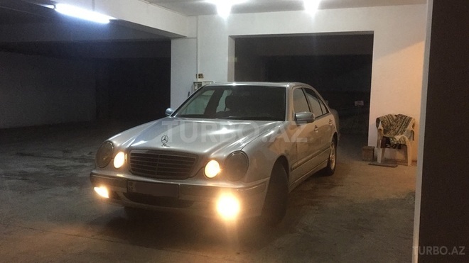 Mercedes E 240 2000, 270,000 km - 2.6 l - Bakı