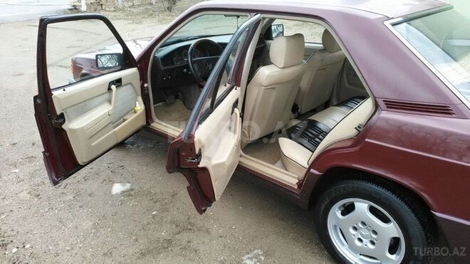 Mercedes E 200 1991, 200,000 km - 0.2 l - Bakı
