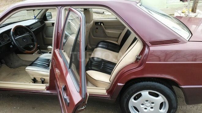 Mercedes E 200 1991, 200,000 km - 0.2 l - Bakı
