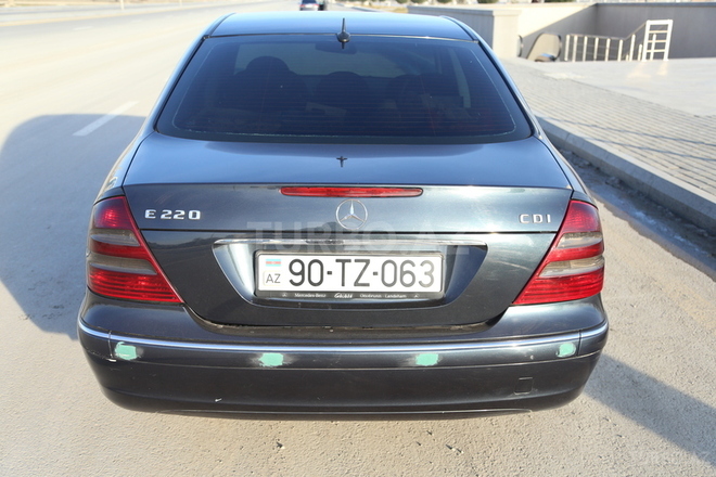 Mercedes E 220 2002, 225,000 km - 2.2 л - Bakı