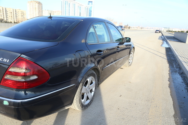 Mercedes E 220 2002, 225,000 km - 2.2 л - Bakı