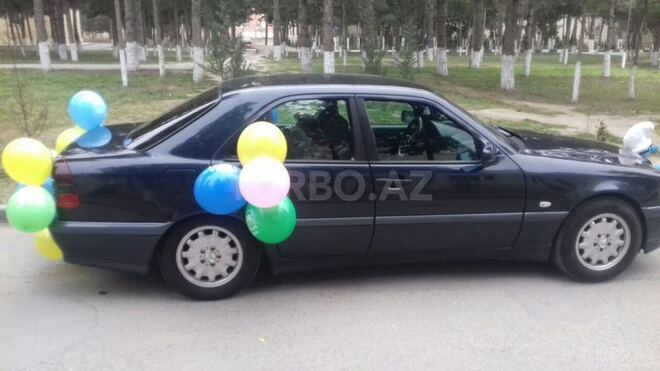 Mercedes C 200 2000, 260,300 km - 2.0 л - Bakı