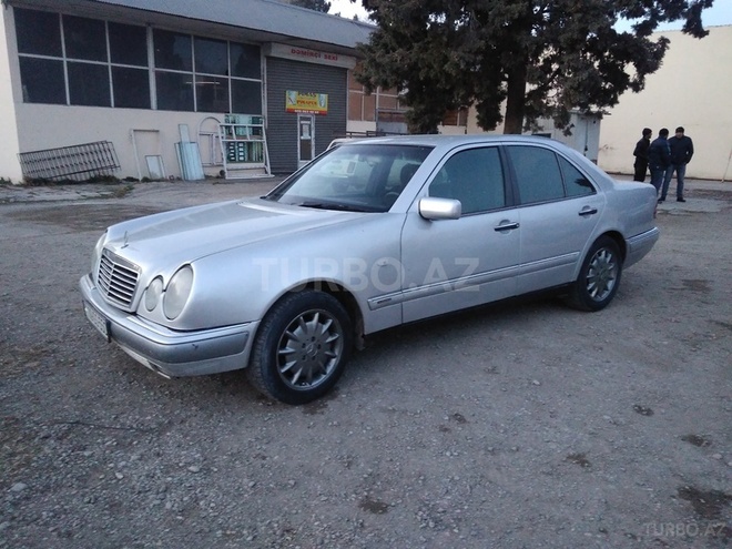 Mercedes E 230 1996, 348,123 km - 2.3 l - Sumqayıt