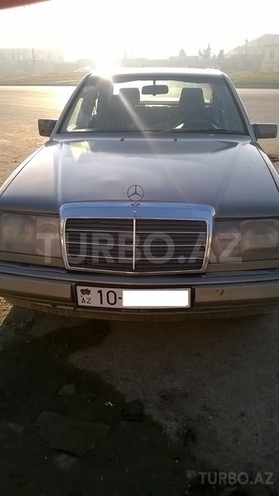 Mercedes E 250 1990, 397,000 km - 2.5 l - Bakı