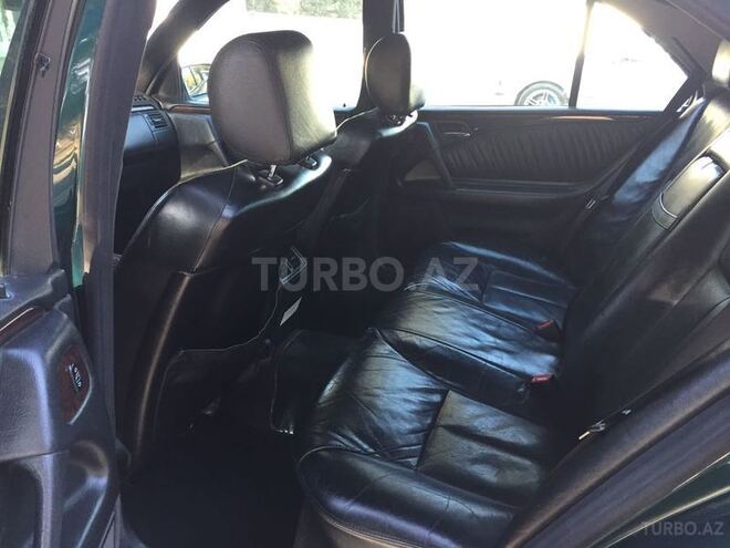 Mercedes E 220 2001, 358,000 km - 2.2 l - Sumqayıt
