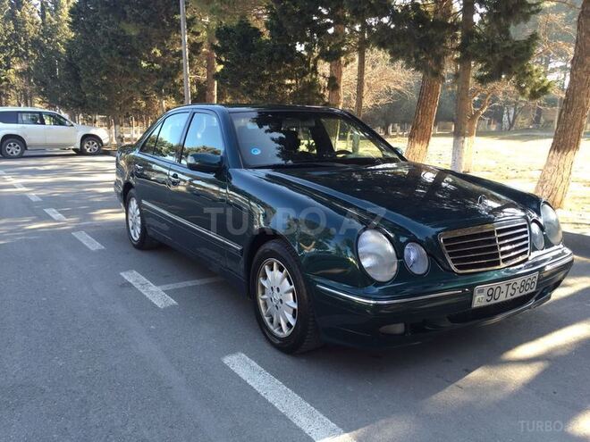 Mercedes E 220 2001, 358,000 km - 2.2 l - Sumqayıt