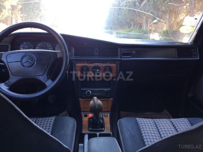 Mercedes 190 1992, 320,000 km - 2.0 l - Sumqayıt