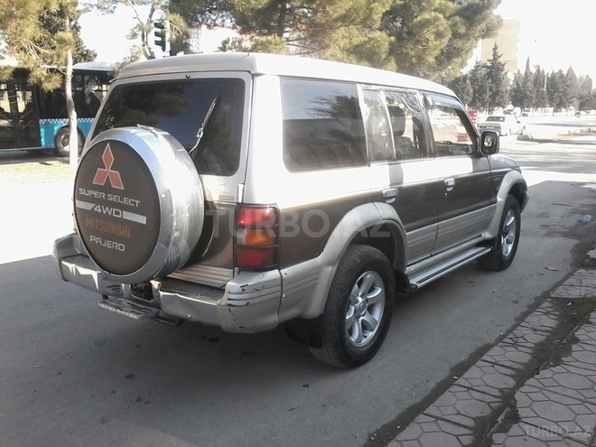 Mitsubishi Pajero 1991, 325,000 km - 2.5 л - Sumqayıt