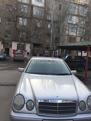 Mercedes E 230 1996, 219,400 km - 2.3 l - Bakı