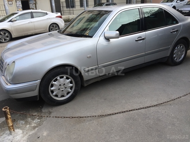 Mercedes E 230 1996, 219,400 km - 2.3 l - Bakı