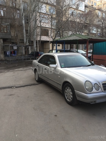 Mercedes E 230 1996, 219,400 km - 2.3 l - Bakı